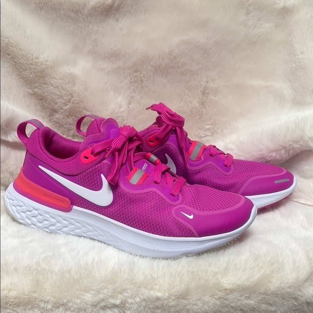 Nike Miler React Pink and White Athletic Shoes with Breathable Mesh - Picture 6 of 11